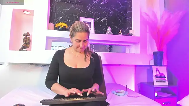 Snapshot of Cinthya_mjs chatting on February 21, 2026, 2:29 pm Cinthya mjs online show from February 21, 2026, 2:29 pm