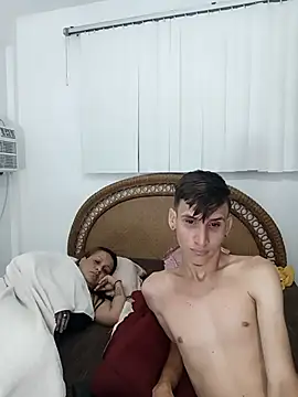 Snapshot of Milfvalesk chatting on February 14, 2026, 7:49 am Milfvalesk online show from February 14, 2026, 7:49 am