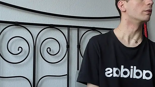 Snapshot of nickdtr chatting on February 19, 2026, 2:02 pm nickdtr online show from February 19, 2026, 2:02 pm