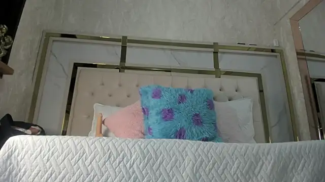 Victoriaa millers online show from October 15, 2025, 7:14 pm