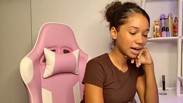 Snapshot of cedaya444 chatting on September 26, 2025, 11:42 pm cedaya444 online show from September 26, 2025, 11:42 pm