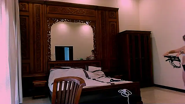 Eva Jaya online show from November 1, 2025, 5:42 am