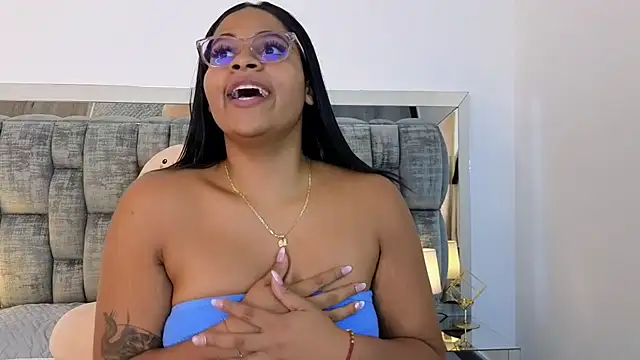 SussiSotto online show from January 11, 2025, 2:47 pm