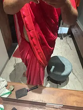 versatile guy01 online show from October 24, 2025, 3:47 am