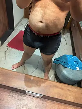 Snapshot of versatile_guy01 chatting on February 8, 2026, 5:05 pm versatile guy01 online show from February 8, 2026, 5:05 pm