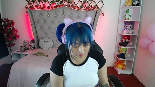 Snapshot of Shaddycute_ chatting on December 23, 2024, 4:50 pm Shaddycute online show from December 23, 2024, 4:50 pm