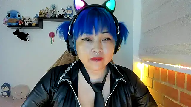 Shaddycute  online show from October 20, 2025, 5:02 pm