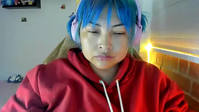 Shaddycute  online show from December 3, 2025, 12:40 am