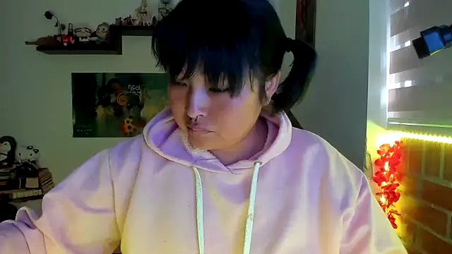 Snapshot of Shaddycute_ chatting on March 9, 2026, 3:38 pm Shaddycute online show from March 9, 2026, 3:38 pm