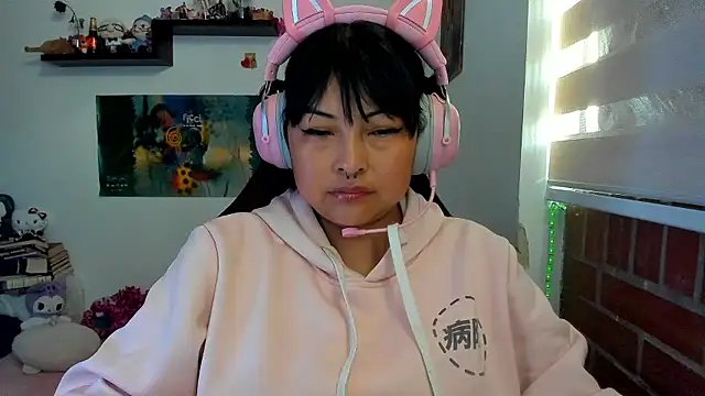 Snapshot of Shaddycute_ chatting on March 14, 2026, 2:44 pm Shaddycute online show from March 14, 2026, 2:44 pm