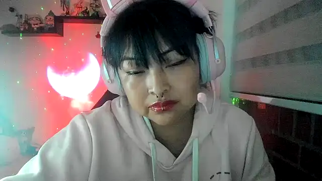 Snapshot of Shaddycute_ chatting on March 15, 2026, 2:50 am Shaddycute online show from March 15, 2026, 2:50 am