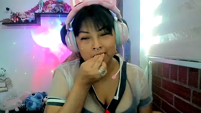 Snapshot of Shaddycute_ chatting on March 22, 2026, 5:16 pm Shaddycute online show from March 22, 2026, 5:16 pm