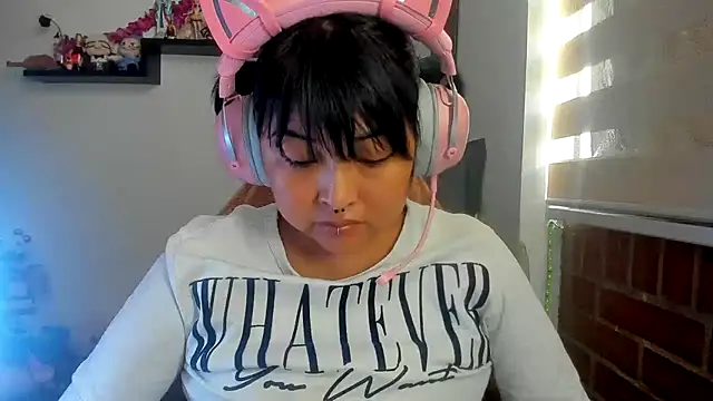 Snapshot of Shaddycute_ chatting on April 1, 2026, 6:49 pm Shaddycute online show from April 1, 2026, 6:49 pm
