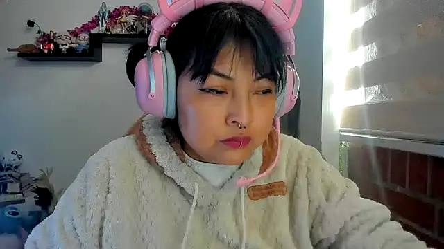 Snapshot of Shaddycute_ chatting on April 5, 2026, 4:15 pm Shaddycute online show from April 5, 2026, 4:15 pm