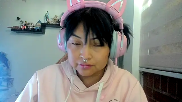 Snapshot of Shaddycute_ chatting on April 18, 2026, 12:53 pm Shaddycute online show from April 18, 2026, 12:53 pm