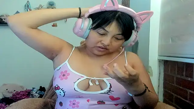 Snapshot of Shaddycute_ chatting on April 18, 2026, 9:15 pm Shaddycute online show from April 18, 2026, 9:15 pm
