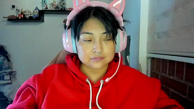 Snapshot of Shaddycute_ chatting on April 19, 2026, 11:42 am Shaddycute online show from April 19, 2026, 11:42 am