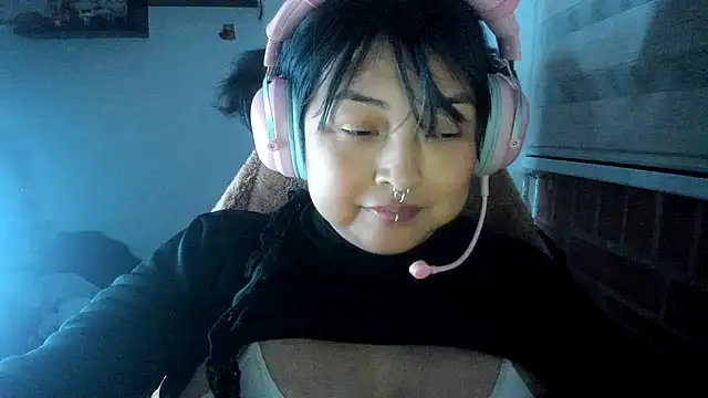 Snapshot of Shaddycute_ chatting on April 21, 2026, 1:42 am Shaddycute online show from April 21, 2026, 1:42 am