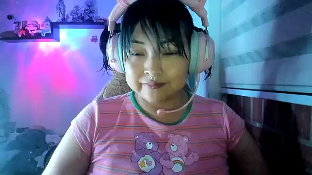 Snapshot of Shaddycute_ chatting on April 22, 2026, 12:46 am Shaddycute online show from April 22, 2026, 12:46 am
