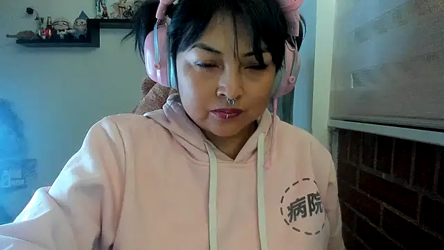 Snapshot of Shaddycute_ chatting on April 25, 2026, 1:41 pm Shaddycute online show from April 25, 2026, 1:41 pm