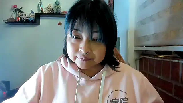 Snapshot of Shaddycute_ chatting on May 5, 2026, 2:03 pm Shaddycute online show from May 5, 2026, 2:03 pm