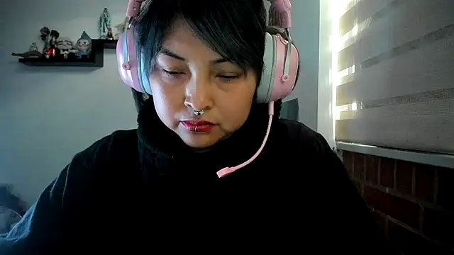 Snapshot of Shaddycute_ chatting on May 23, 2026, 11:14 am Shaddycute online show from May 23, 2026, 11:14 am