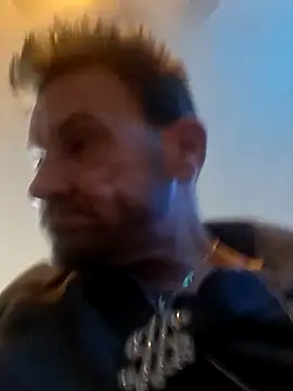 Snapshot of gettinit2wice chatting on December 4, 2025, 11:02 pm gettinit2wice online show from December 4, 2025, 11:02 pm