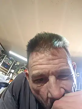 Snapshot of gettinit2wice chatting on January 31, 2026, 9:02 pm gettinit2wice online show from January 31, 2026, 9:02 pm