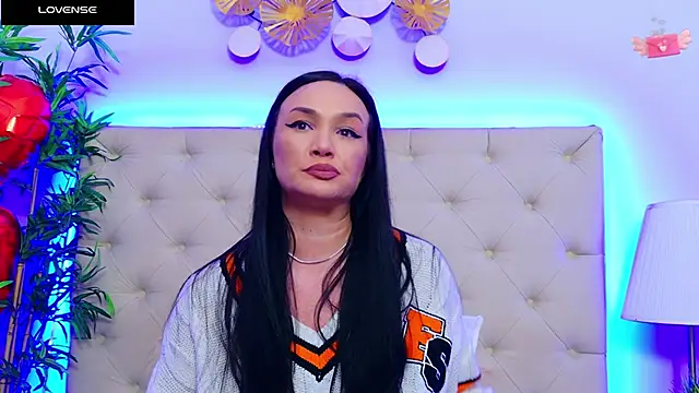 Snapshot of DaliyaArabian chatting on February 19, 2025, 7:16 pm DaliyaArabian online show from February 19, 2025, 7:16 pm