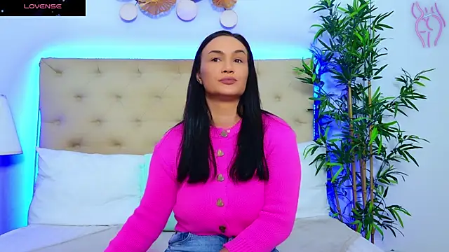 Snapshot of DaliyaArabian chatting on October 22, 2025, 12:05 pm DaliyaArabian online show from October 22, 2025, 12:05 pm