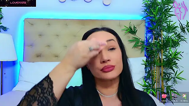 Snapshot of DaliyaArabian chatting on November 28, 2025, 1:03 pm DaliyaArabian online show from November 28, 2025, 1:03 pm