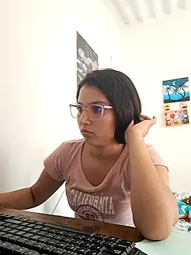 Snapshot of HannaKlein chatting on February 17, 2025, 6:59 pm HannaKlein online show from February 17, 2025, 6:59 pm