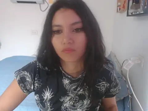 Snapshot of HannaKlein chatting on September 19, 2025, 1:23 pm HannaKlein online show from September 19, 2025, 1:23 pm