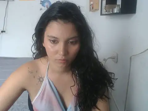 Snapshot of HannaKlein chatting on November 18, 2025, 6:01 pm HannaKlein online show from November 18, 2025, 6:01 pm