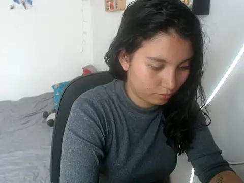 Snapshot of HannaKlein chatting on December 16, 2025, 7:08 pm HannaKlein online show from December 16, 2025, 7:08 pm