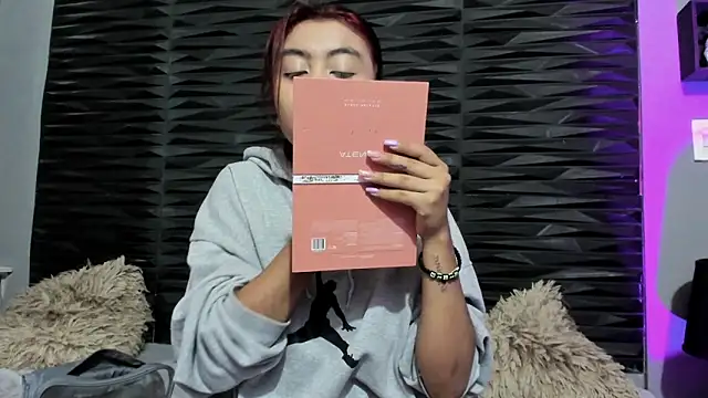 Snapshot of Ava_jones1 chatting on December 5, 2025, 1:31 pm Ava jones1 online show from December 5, 2025, 1:31 pm