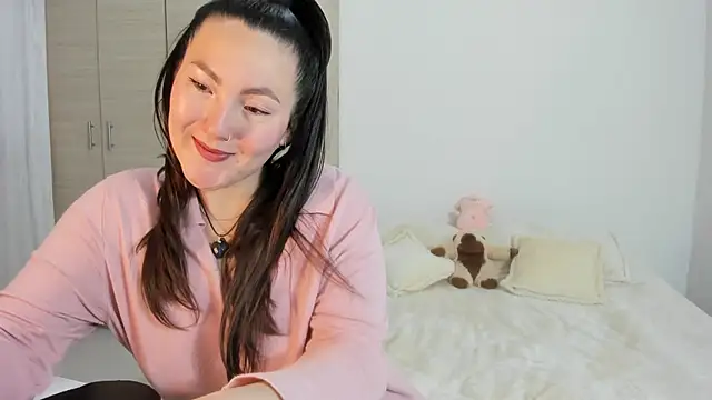Snapshot of Elle_Lee_ chatting on September 15, 2025, 2:17 pm Elle Lee online show from September 15, 2025, 2:17 pm
