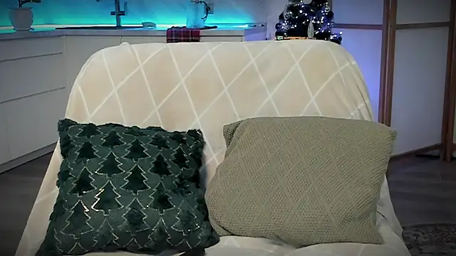 Snapshot of Devilina_V chatting on December 9, 2024, 6:12 am Devilina V online show from December 9, 2024, 6:12 am