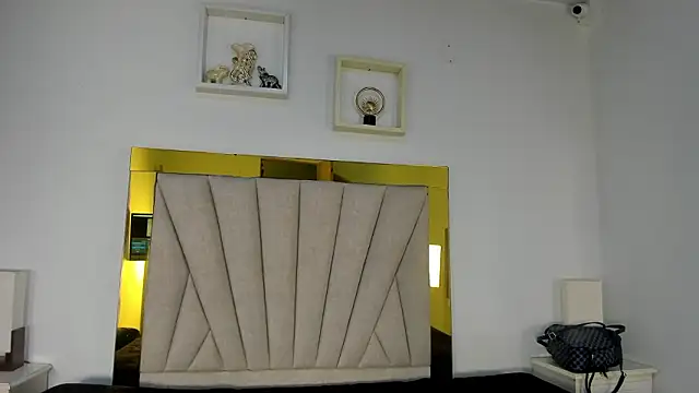 Snapshot of vahiolet_fuentes chatting on February 5, 2026, 3:22 am vahiolet fuentes online show from February 5, 2026, 3:22 am