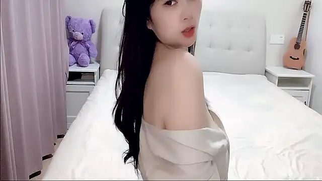 aisha123123 online show from October 25, 2025, 2:13 pm