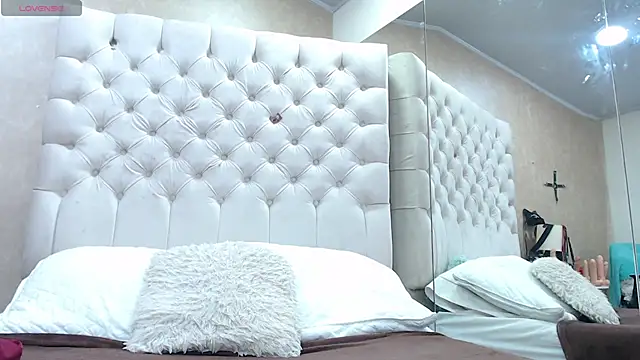 La Crespa x online show from November 11, 2025, 12:49 pm