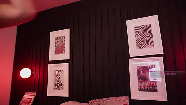 Sophia wilsonn  online show from April 15, 2026, 10:44 am