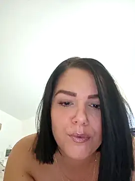 Xladycharme online show from November 19, 2025, 2:06 pm