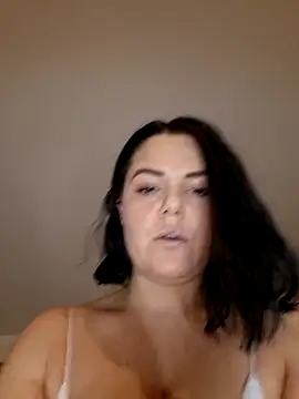 Snapshot of Xladycharme chatting on February 3, 2026, 5:07 pm Xladycharme online show from February 3, 2026, 5:07 pm