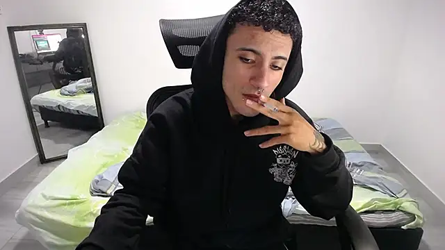 Snapshot of present_the_magic chatting on January 11, 2026, 3:55 am present the magic online show from January 11, 2026, 3:55 am