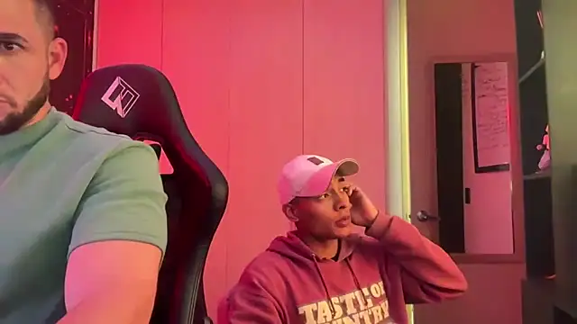 Jhonyblack 1 online show from December 20, 2025, 5:03 am