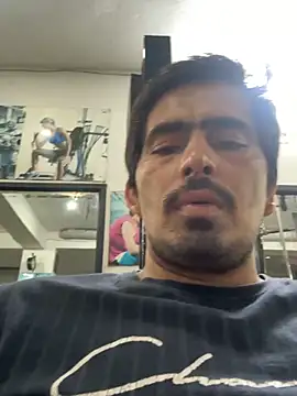 shivani0999 online show from October 25, 2025, 11:29 am