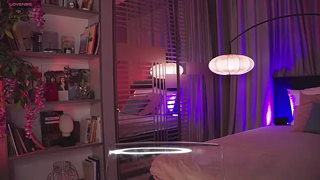 UmaTruewoman online show from December 10, 2024, 12:27 pm