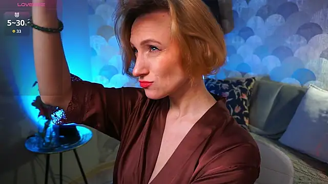 UmaTruewoman online show from October 25, 2025, 5:48 am