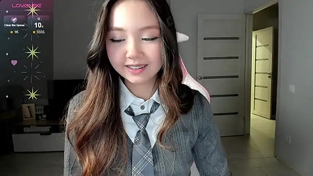 Fluffy Rose online show from February 1, 2026, 12:04 pm